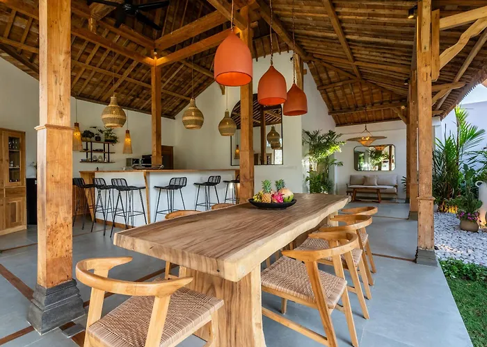 Tropical Retreat Connected 8bdrs In Bingin *