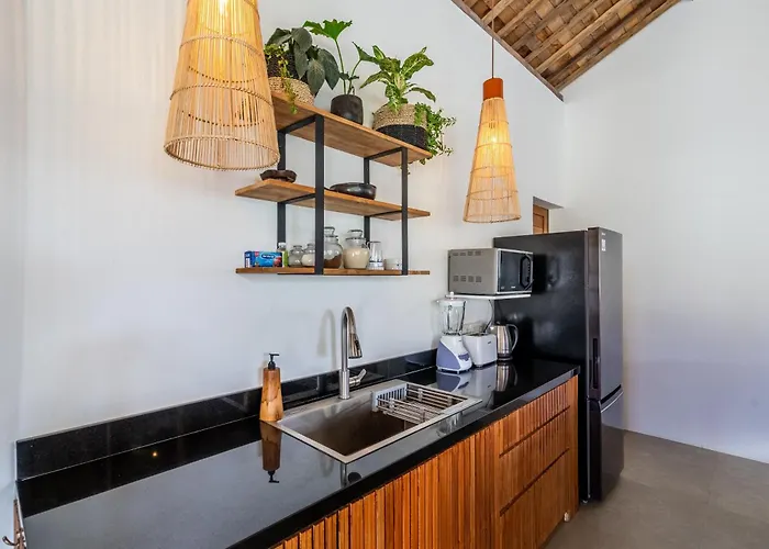 Tropical Retreat Connected 8bdrs In Bingin Villa Uluwatu (Bali)