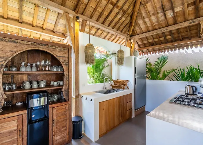 Tropical Retreat Connected 8bdrs In Bingin * Uluwatu (Bali)